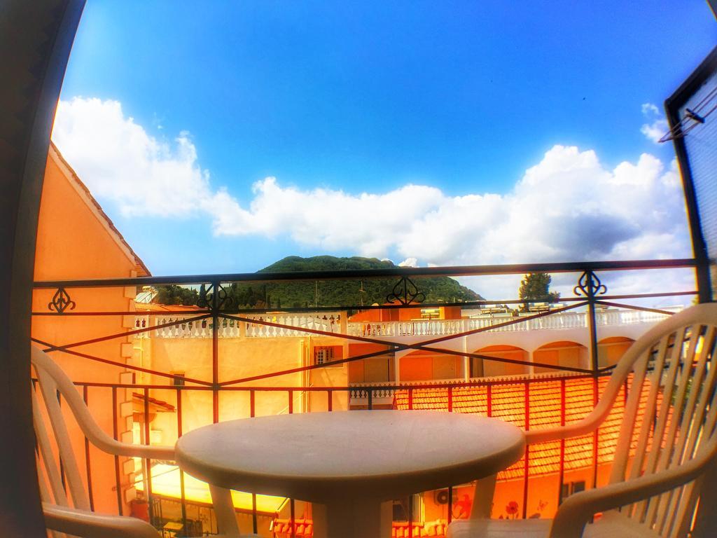 Benitsa Beach Hotel Achilleion Exterior photo